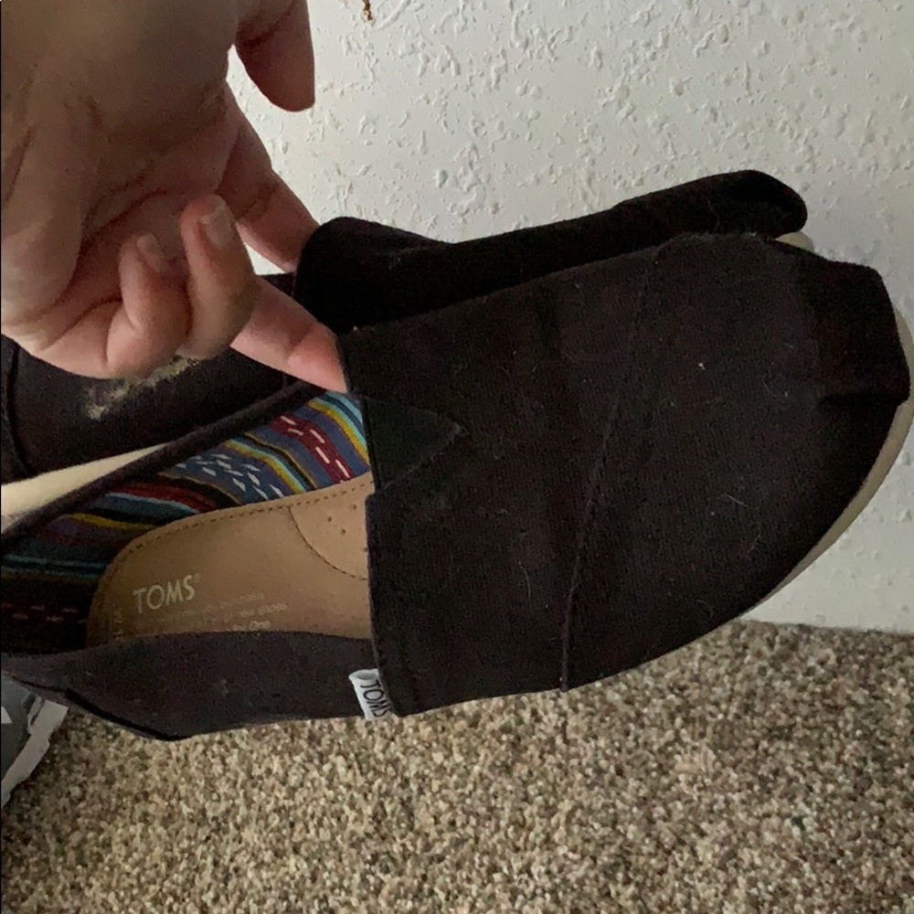 Toms